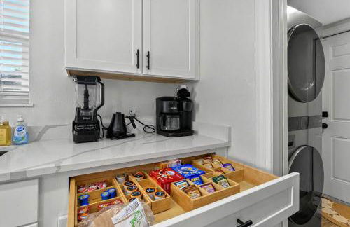 It's A Vibe- less than 10mins Capital,Hospitals,FAMU,&FSU - Foto 41