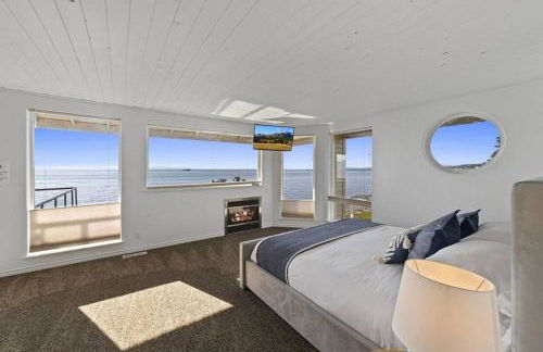 New Beautiful Waterfront at Sandy Point - Photo 18