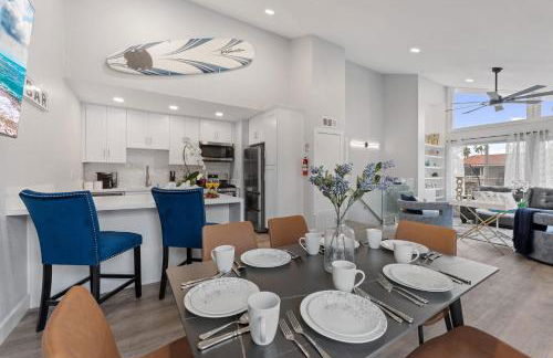 Searenity Suite- Peekaboo Ocean view 1 min walk to Beach - Photo 1