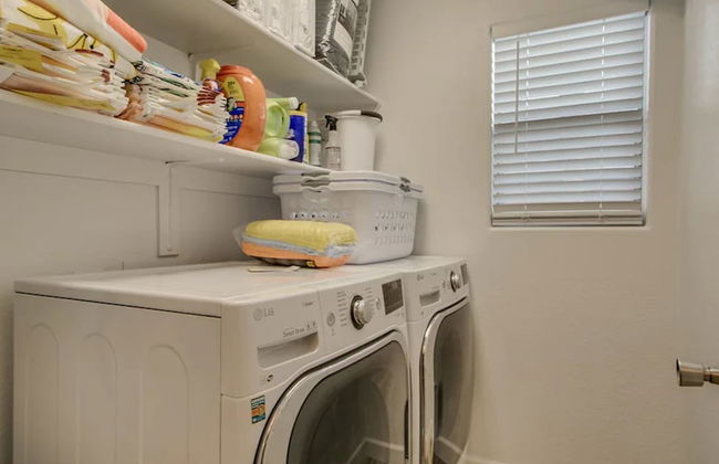 Massive 5 Bdrm Getaway W/pool, Hot Tub, Game Room! - Photo 52