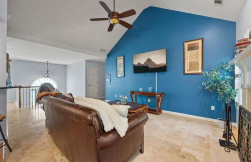 Relaxing 3BR Duplex Home w/ Pool & Patio - Foto 18