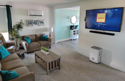 Marsh House, HOT TUB, Waterfront, KING bed, Close to Lejeune, - Foto 26