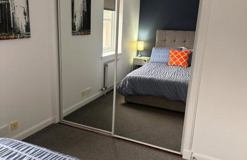 2 Bed Apartment Sleeps 4 -Near Airport -WiFi & Tv - Foto 23