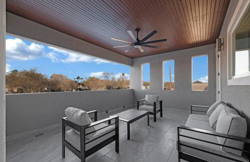 Relax and Unwind in this Modern Spacious Townhome - Foto 1