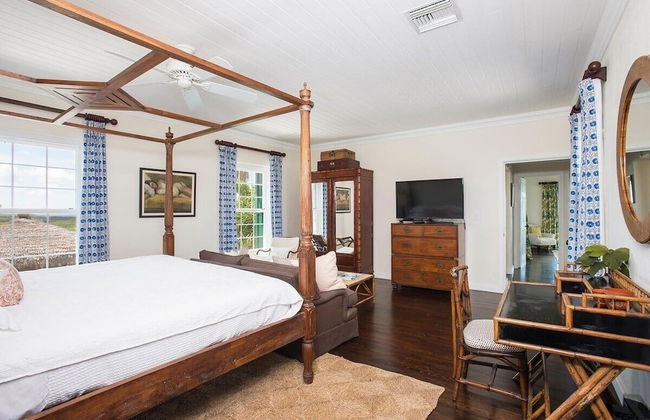 Buccaneer Hill Main House 5 Bedroom Home - Foto 2