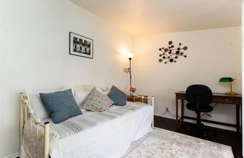 The Huddle & Hangout - 3 Bedroom House Close to ND - Foto 14