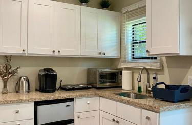 Guest suite near La Cienega Park Beverly Hills next to LACMA La Brea Tar Pits Peterson Museum and Academy Awards Museum - Foto 5