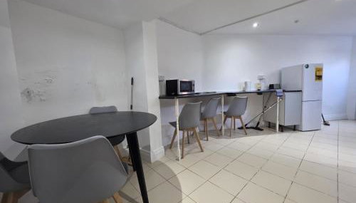 Spacious 3-Bedroom Apartment Near Stratford, 1 Minute From Train Station - Foto 4