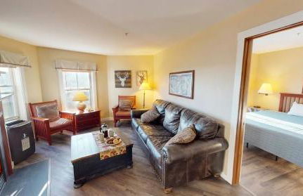 Lux Stay USA Ballhooter Twin Gables Ski-InOut Hot Tub - Foto 5