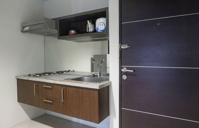 Classic Modern Studio Room Apartment at The Square Surabaya - Photo 6