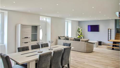 Gorgeous Home In Ussel With Wifi - Foto 3