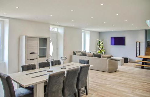 Gorgeous Home In Ussel With Wifi - Foto 3