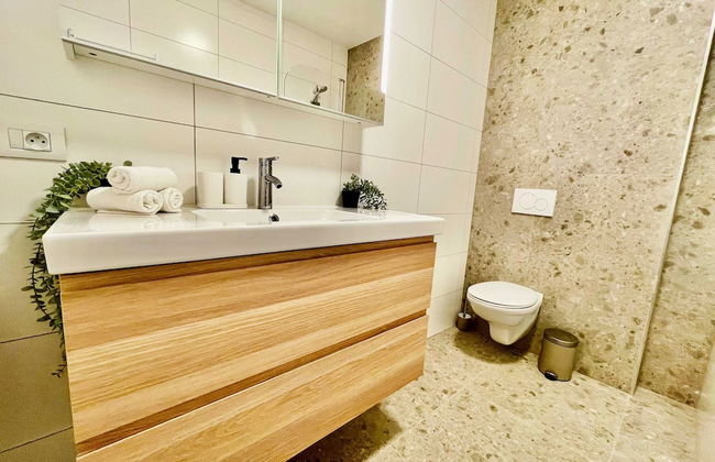 Luxury 2BR 1BA Near Fashion District by Oneluxstay - Foto 56