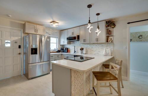 Walk to Redington Beach Renovated Duplex with Patio - Photo 5