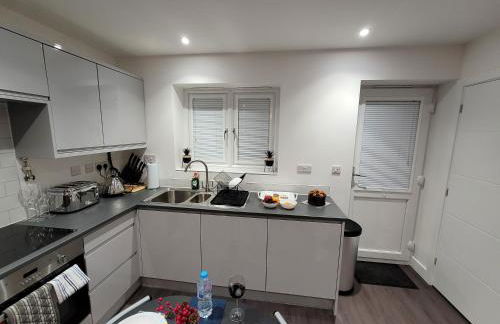 New build home with WI-FI, Smart TV, dedicated office floor, large terrace and Free parking - Foto 8