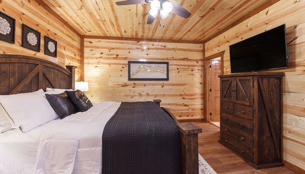 Black Bear Splash 6 Bedroom Cabin by RedAwning - Foto 3, Habitación