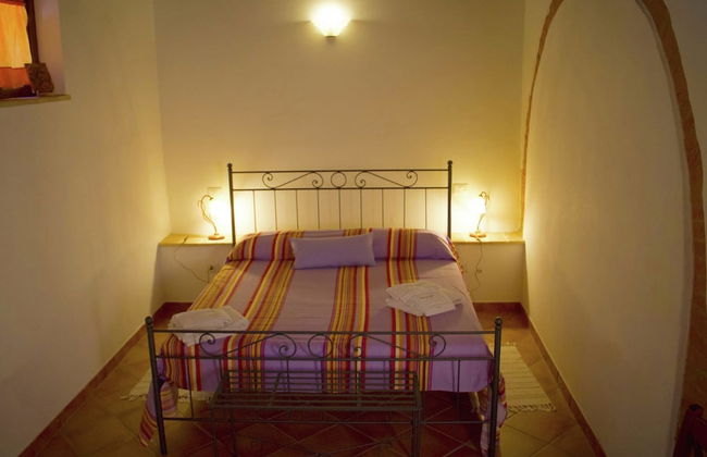 Holiday Home in Pietrafitta Near Lake Trasimeno - Photo 3