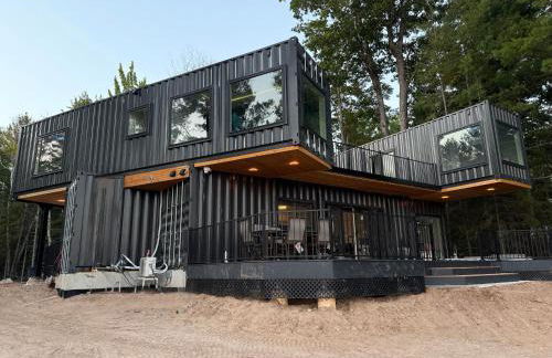 Unique 3-bed Lakefront Container Home - Foto 30