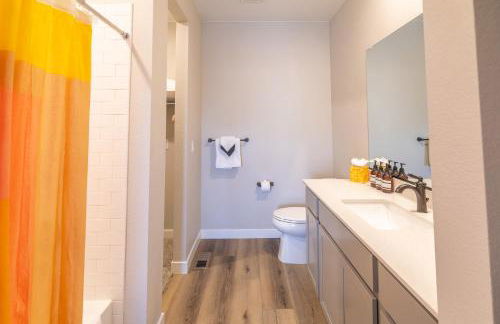 Near Airport, 3BR, Stock Tank Pool, Mini-Golf, Game Rm - Foto 19