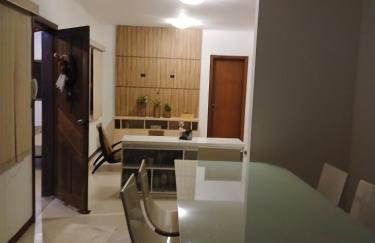 Linda casa com piscina, quiosque e churrasqueira a 150 metros da praia - Foto 2