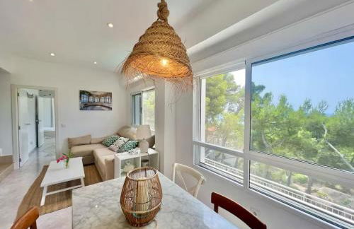 Preciosa Villa rodeada de pinos con vistas al mar - ServHouse - Photo 18