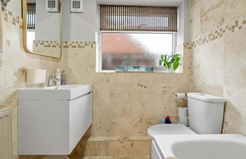 Cosy 3 Bed with Parking - Foto 19