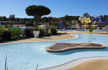 Mobilhome 2ch récent et climatisé-terrasse fermée-jardin sans vis à vis-camping 4 étoiles Les Charmettes - Foto 44