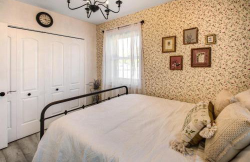 Private Heated Pool Oasis Pet-Friendly Retreat Short or long Stays Sleeps 2-8 Ppl - Photo 11