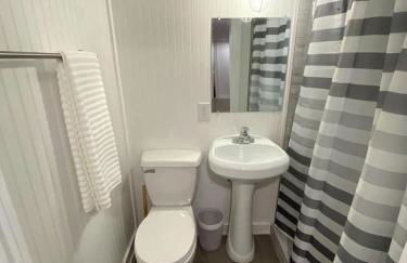 New Listing The Playhouse with Spa Games & More - Photo 28