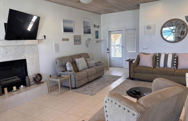 Ocean Front Beach Walking Distance To Flagler 4 Bedroom Home by RedAwning - Foto 14