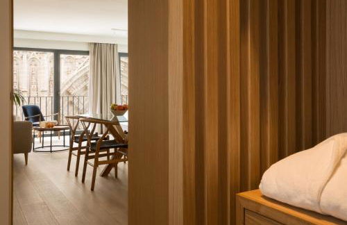 Puerta Catedral Suites - Photo 41