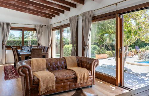 Villa con Piscina, BBQ y habitaciones ensuite by Can Panxo - Foto 7