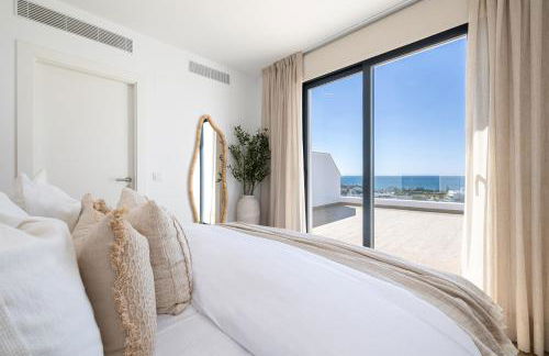 Luxury Penthouse Duplex ONE80 by AORA STAY - Photo 9