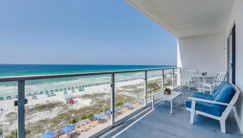 Oceanfront Destin Condo with Pool and Beach Access - Foto 1