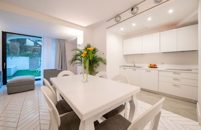 Luxury Apartment with Garden and Pool - Foto 10