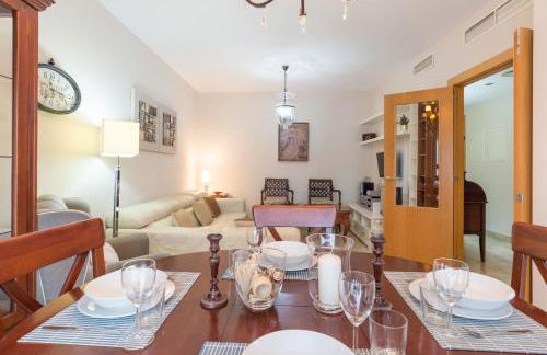 Keywise Perfect location next to María Zambrano STATION, central , beach ,pool and free Parking - Foto 8