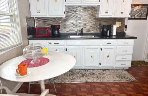 Sleep with a LION! 3 bedroom, near Downtown, Tremont, Ohio city!! - Foto 3