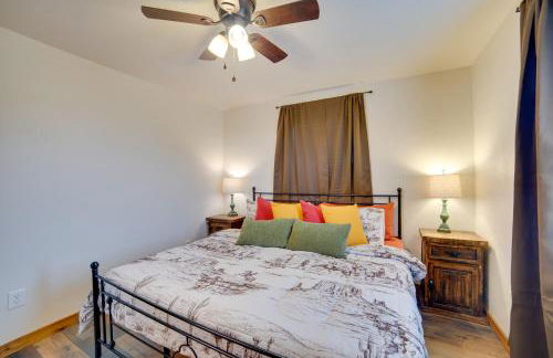 Porch and Fire Pit Ranch Retreat in Blue Ridge! - Foto 15