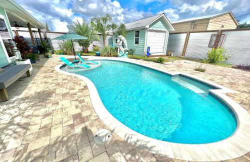 2 Fins Up, Beach Home, Private Pool , Golf Cart, 6 beds - Foto 18