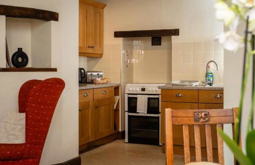 Watermouth Castle, South Court Apartment - Foto 10