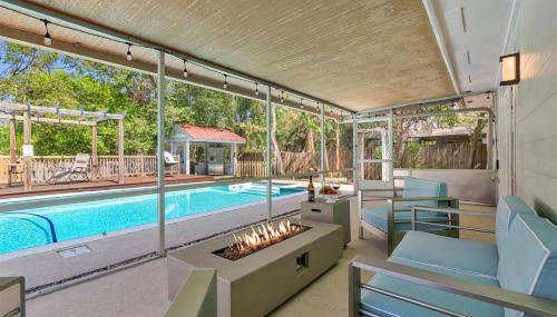 Spacious & Amazing Home w Big Pool and Patio - Photo 2