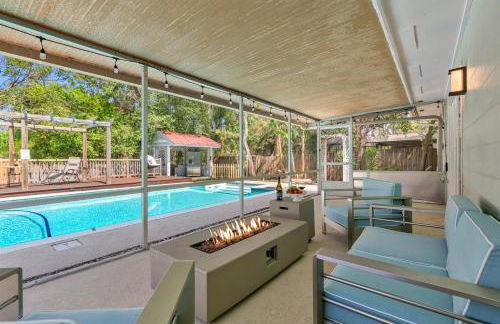 Spacious & Amazing Home w Big Pool and Patio - Photo 2