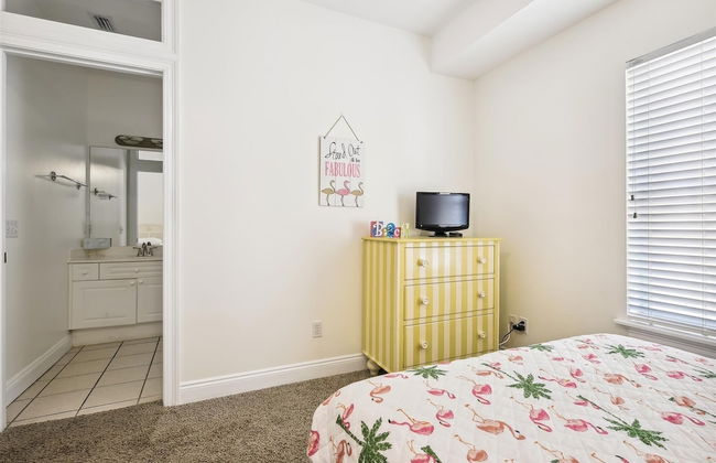 Just Beachy - 5 Bedroom Beach Front Home! Sleeps 20 Home by RedAwning - Foto 8