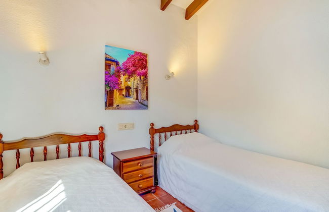 Serene Villa in Calpe With Private Swimming Pool - Photo 23