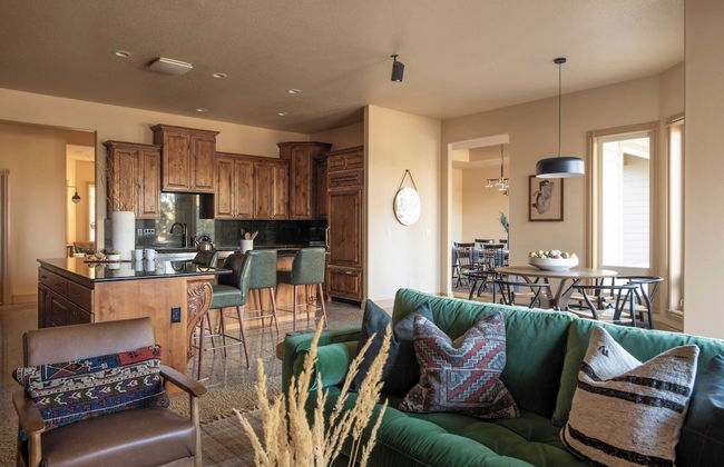 Powell by Avantstay Secluded Home Only 10 Mins From DT Bend w/ Hot Tub - Foto 21