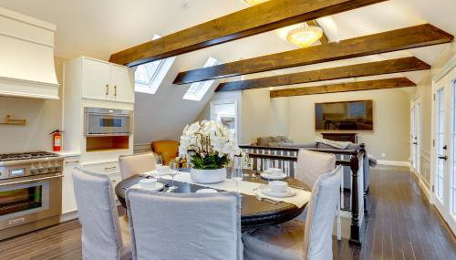 Easy Coast Access! Elevated Marthas Vineyard Stay - Foto 5