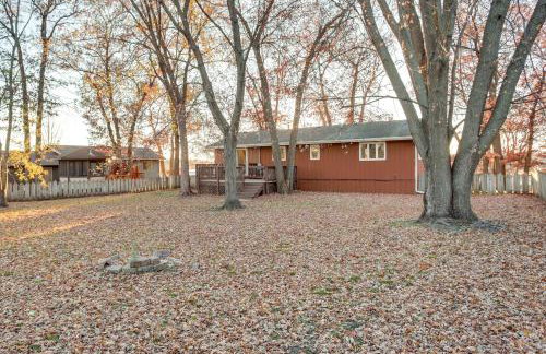 7 Mi to Munsinger Gardens Sartell Home with Deck - Foto 24