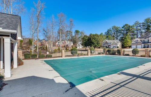 Near ATL! Spacious Townhome with Patio and WFH Setup - Foto 30
