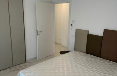 Beach Palace with small swimming pool, private beach, parking - Foto 28