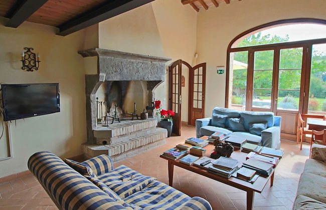 Cottage in Urbania With Pool & Terrace - Foto 9